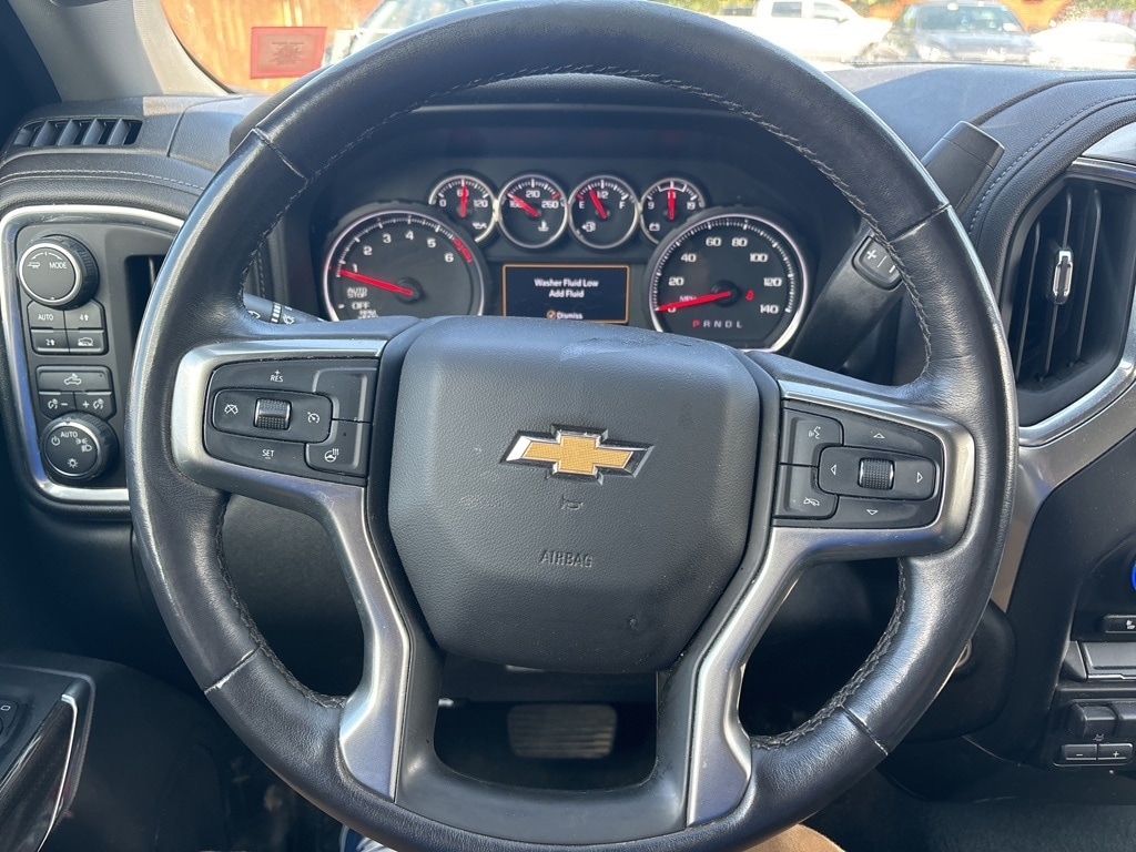 Used 2021 Chevrolet Silverado 1500 LT with VIN 1GCUYDED9MZ242011 for sale in Bowmansville, NY