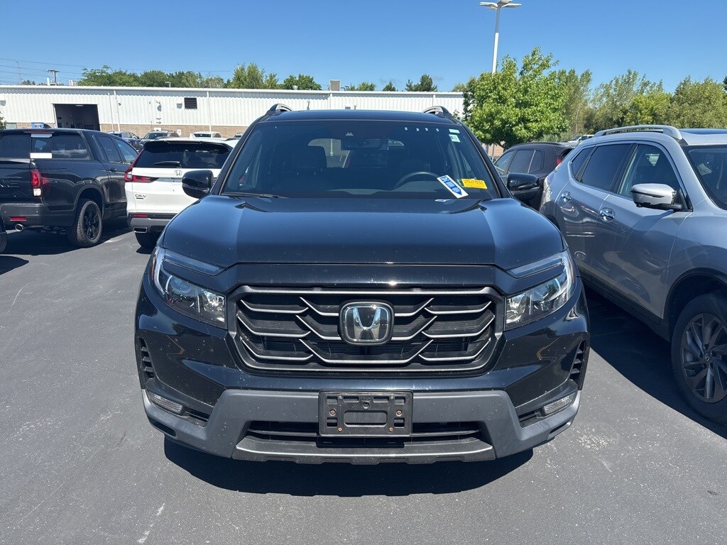 2022 Honda Passport TrailSport photo 2