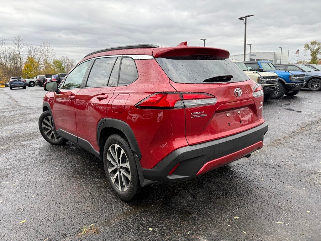 Used 2024 Toyota Corolla Cross XLE SUV