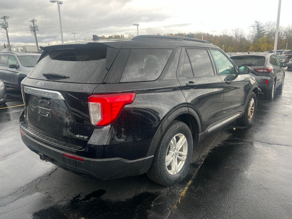 2021 Ford Explorer XLT photo 2