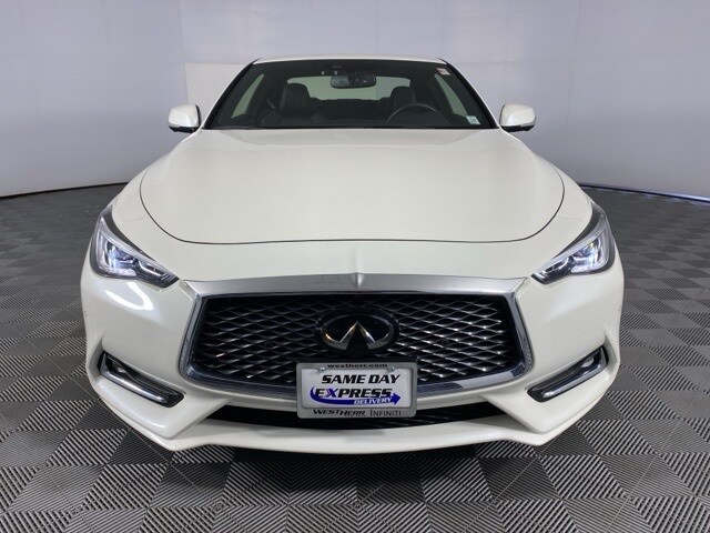 2022 Infiniti Q60 Luxe photo 3