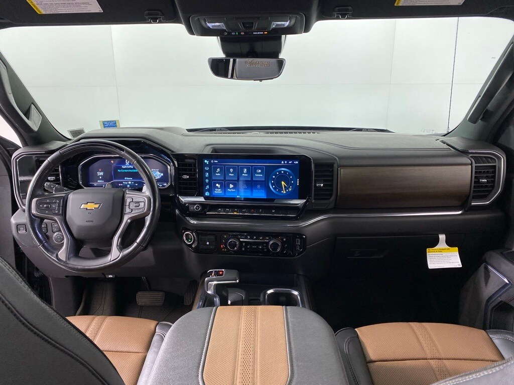 2023 Chevrolet Silverado 1500 High Country photo 3