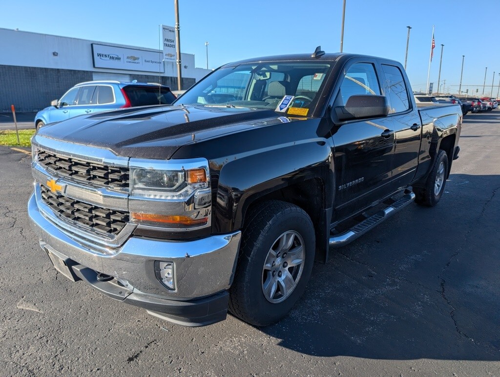 2018 Chevrolet Silverado 1500 LT photo 3