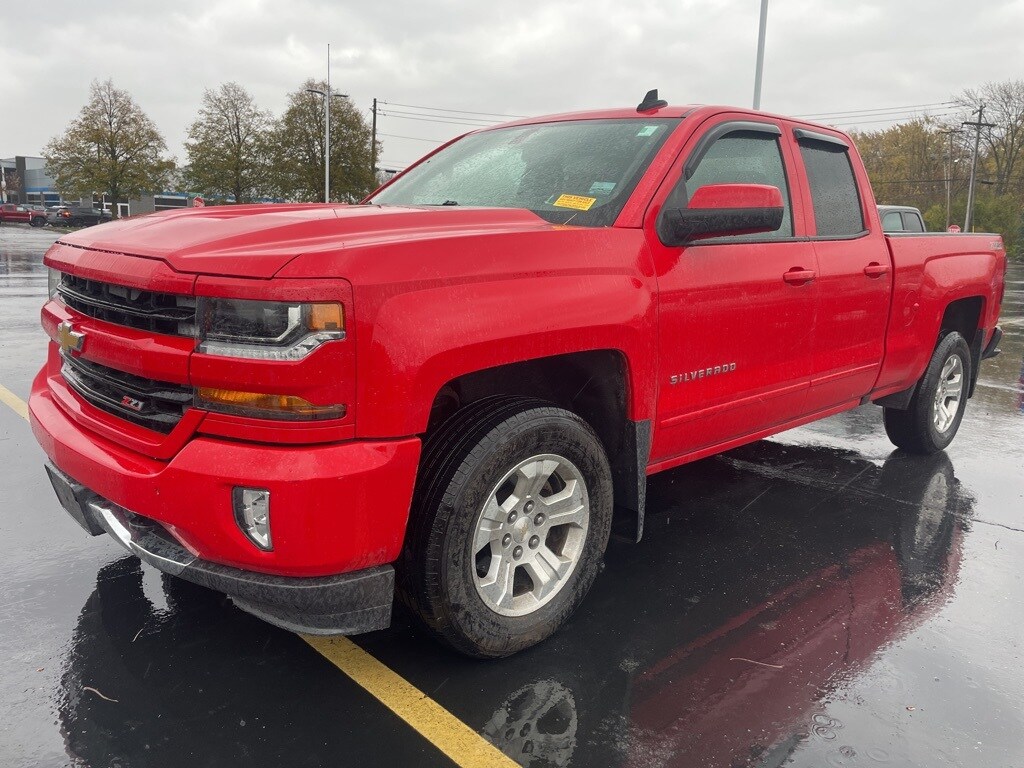 2016 Chevrolet Silverado 1500 LT2 photo 2