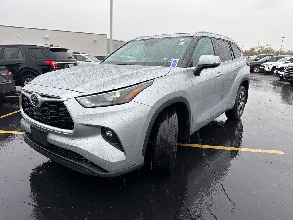 Used 2022 Toyota Highlander XLE SUV