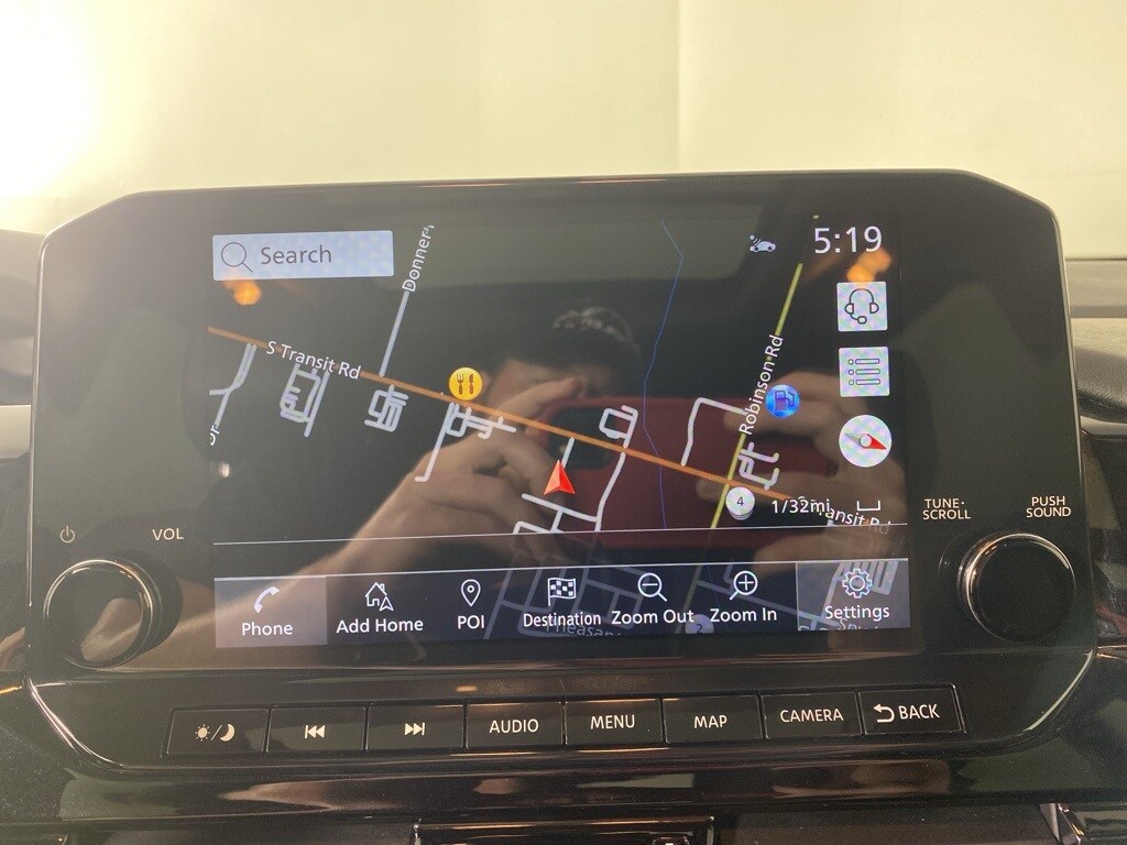 2022 Nissan Pathfinder Platinum photo 3