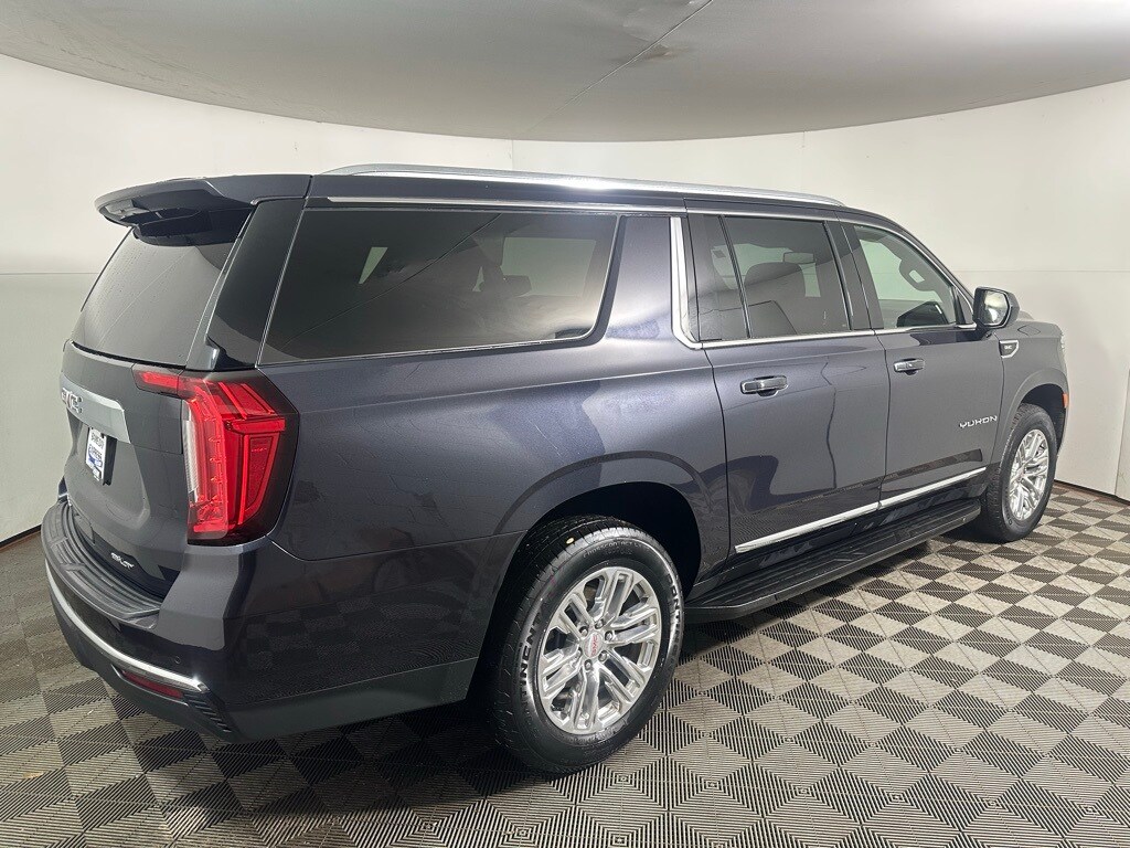 2023 Gmc Yukon XL SLT photo 3