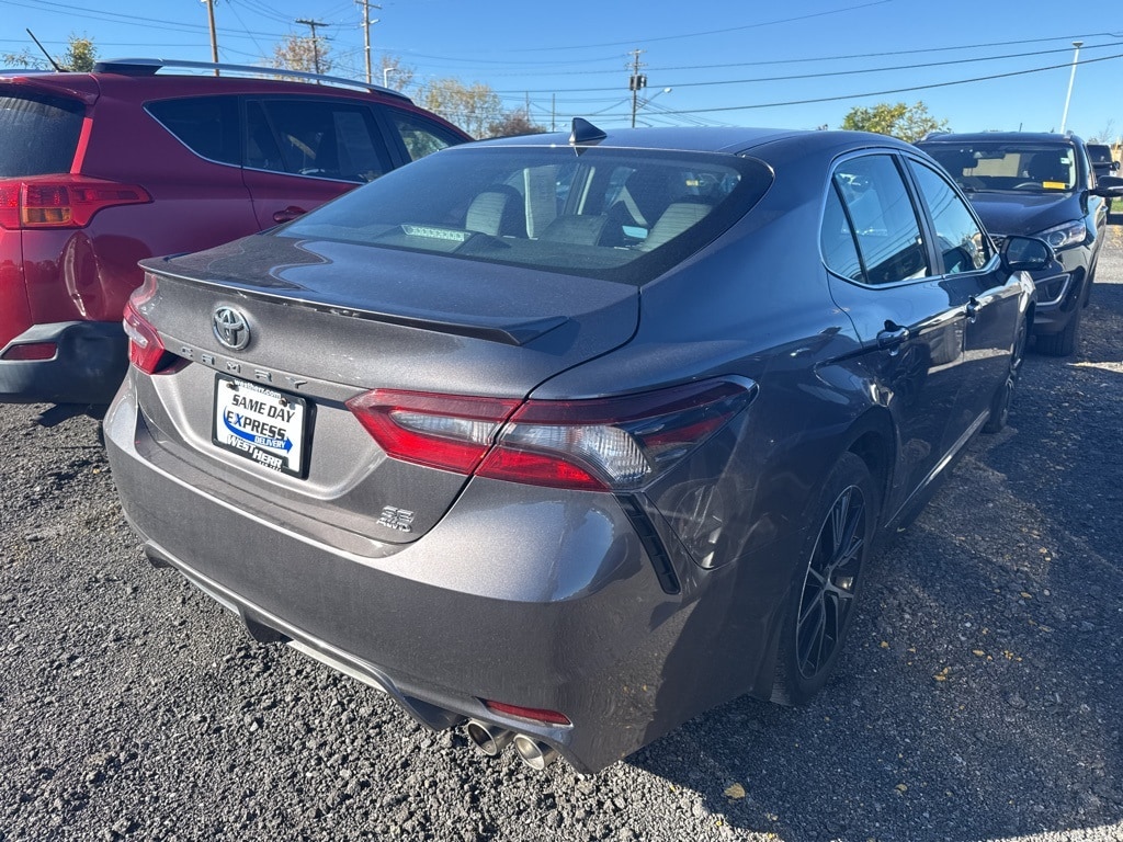 2024 Toyota Camry SE photo 2