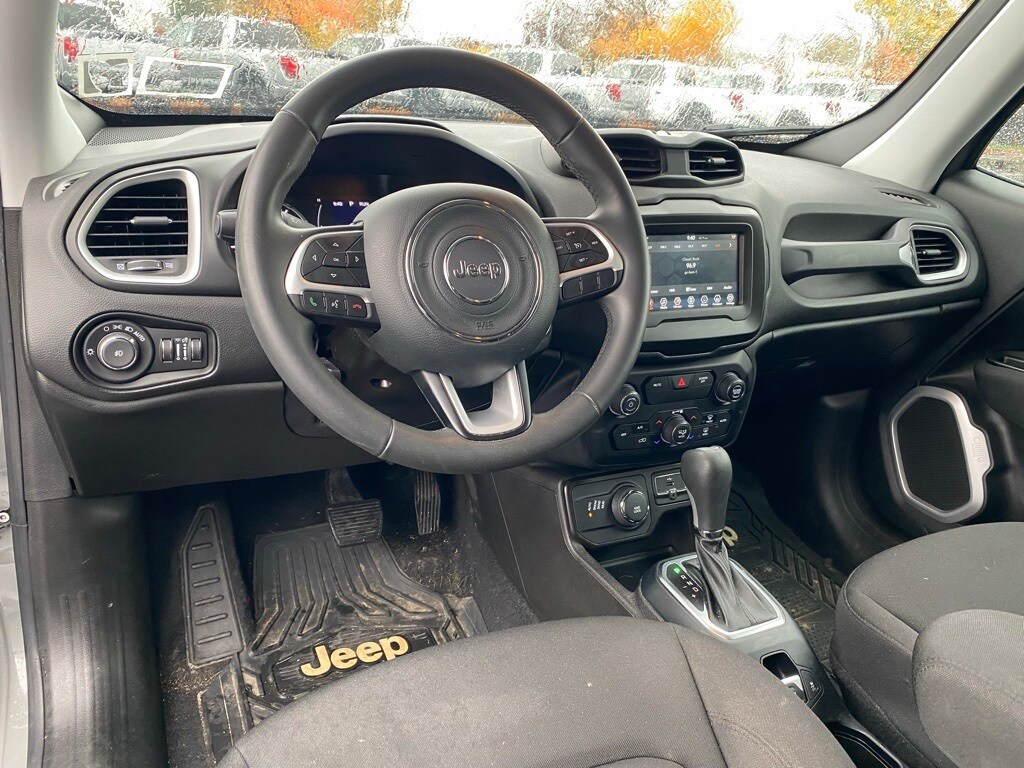 2020 Jeep Renegade Latitude photo 3