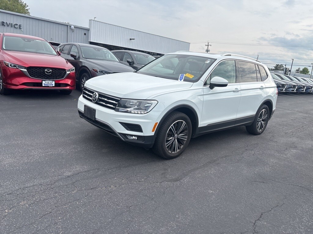 2018 Volkswagen Tiguan SEL photo 2