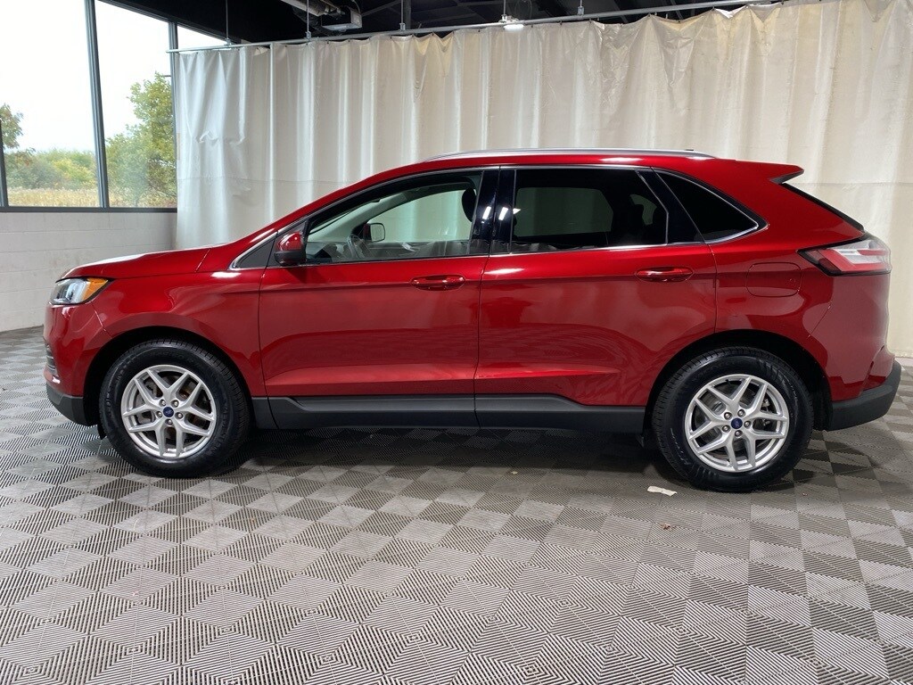 2022 Ford Edge SEL photo 4