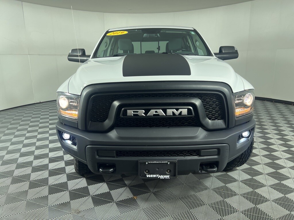 2019 Ram 1500 Classic SLT photo 2