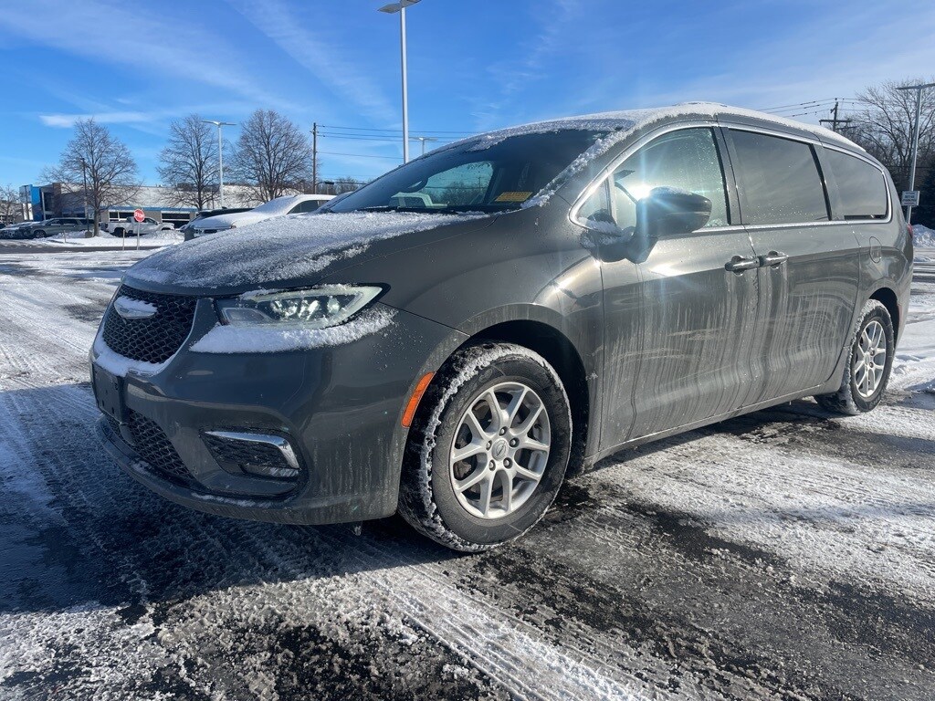 Used 2021 Chrysler Pacifica Touring L Van Passenger Van