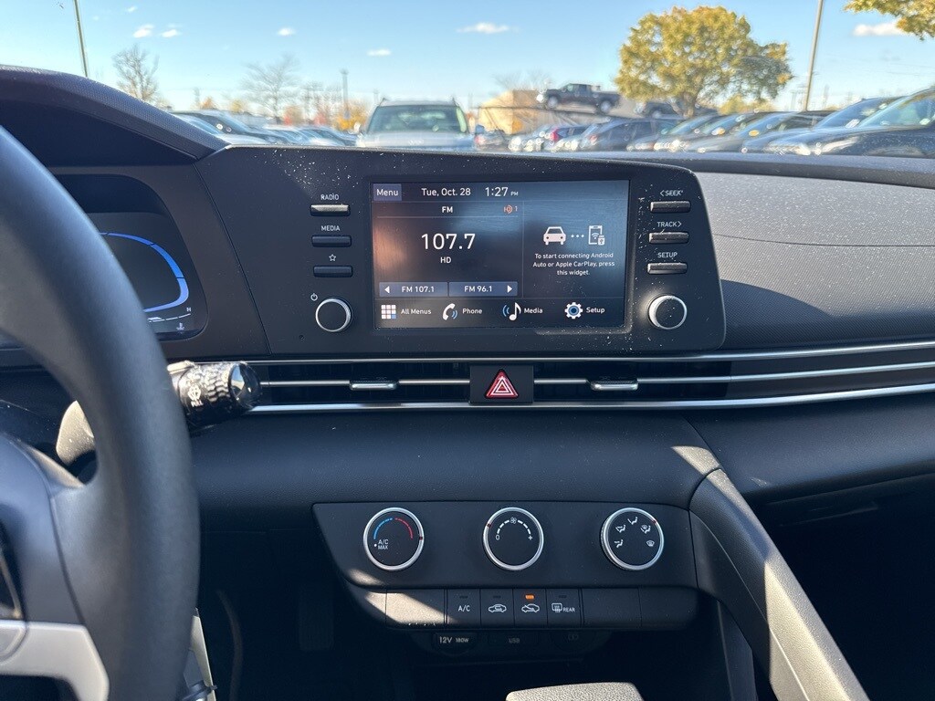 Used 2025 Hyundai Elantra SE Sedan