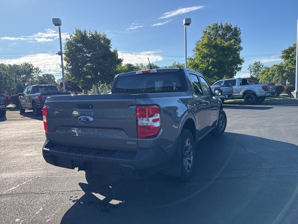2024 Ford Maverick XLT photo 2