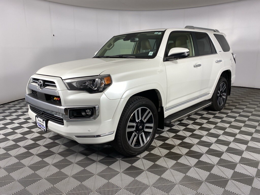 2024 Toyota 4Runner Limited photo 3