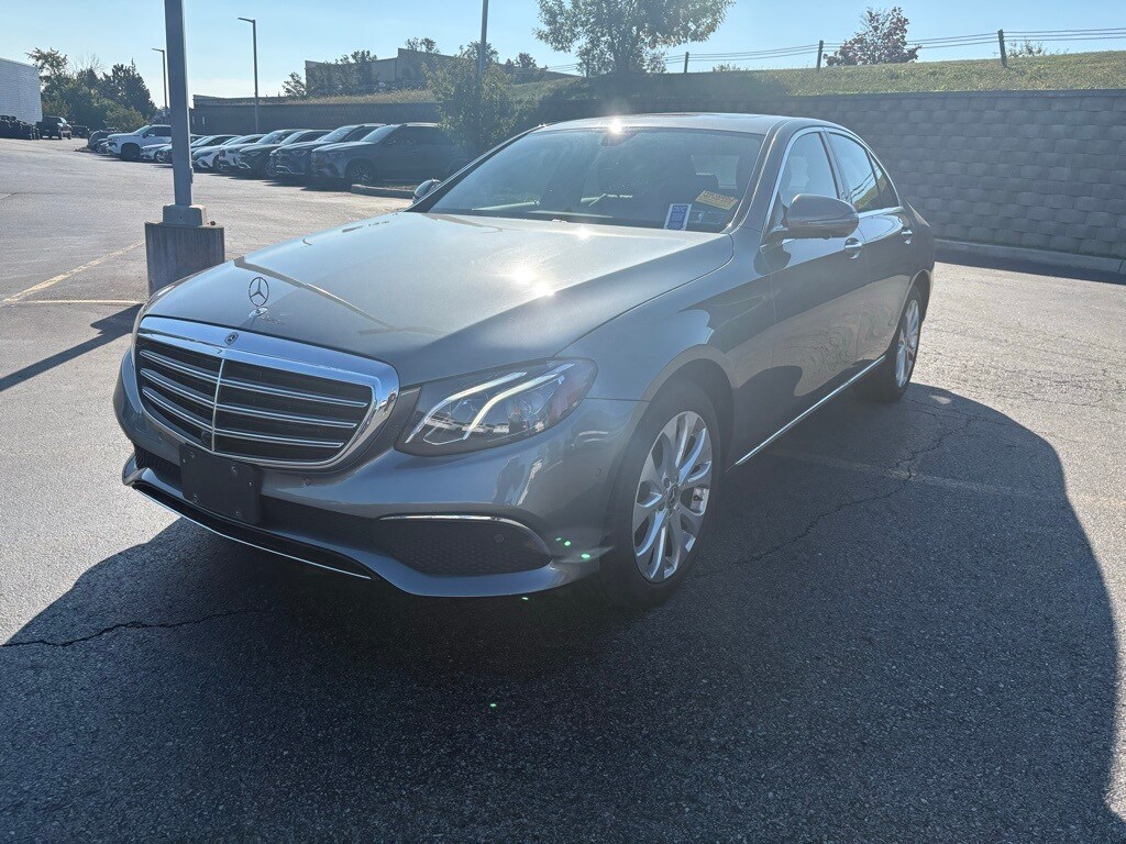 2019 Mercedes Benz E 300 4MATIC Sedan photo 3