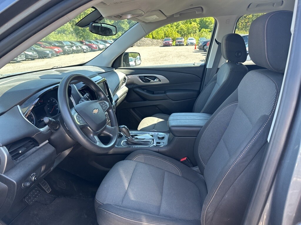 2019 Chevrolet Traverse LS photo 3