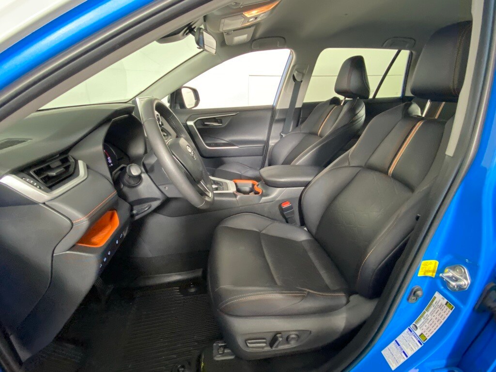 2019 Toyota RAV4 Adventure photo 2