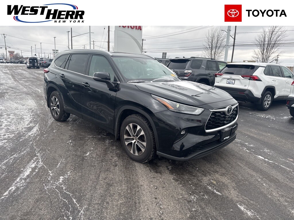 Used 2022 Toyota Highlander XLE SUV