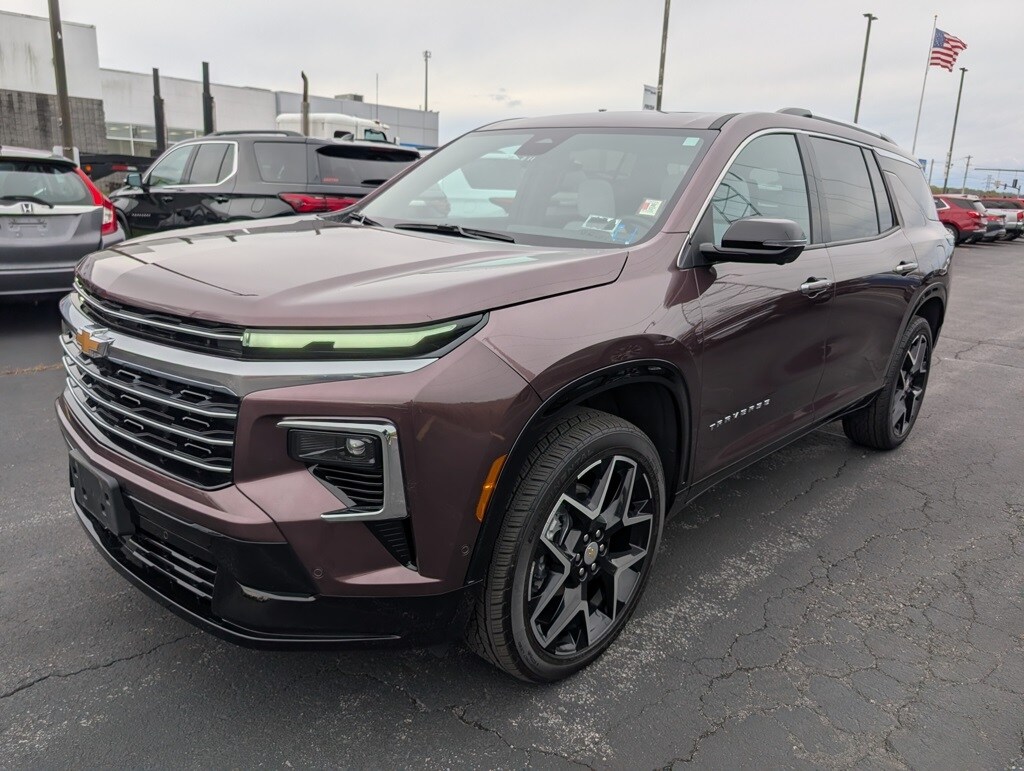Used 2025 Chevrolet Traverse High Country SUV