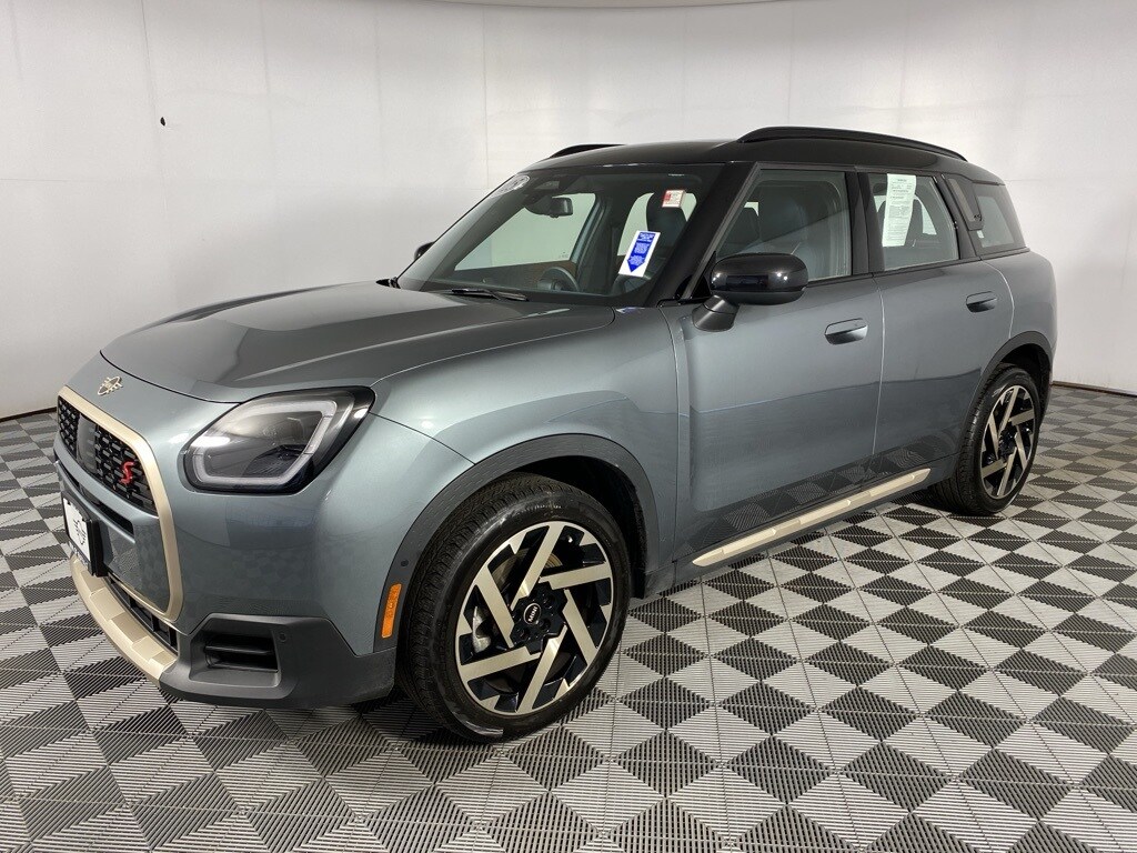 2025 Mini Cooper S ALL4 photo 3