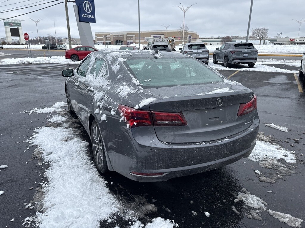 2017 Acura TLX SH-AWD Advance photo 2