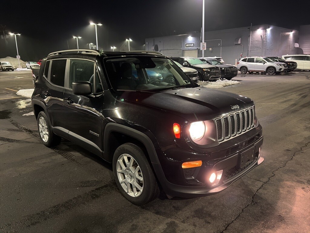 Used 2022 Jeep Renegade Latitude SUV