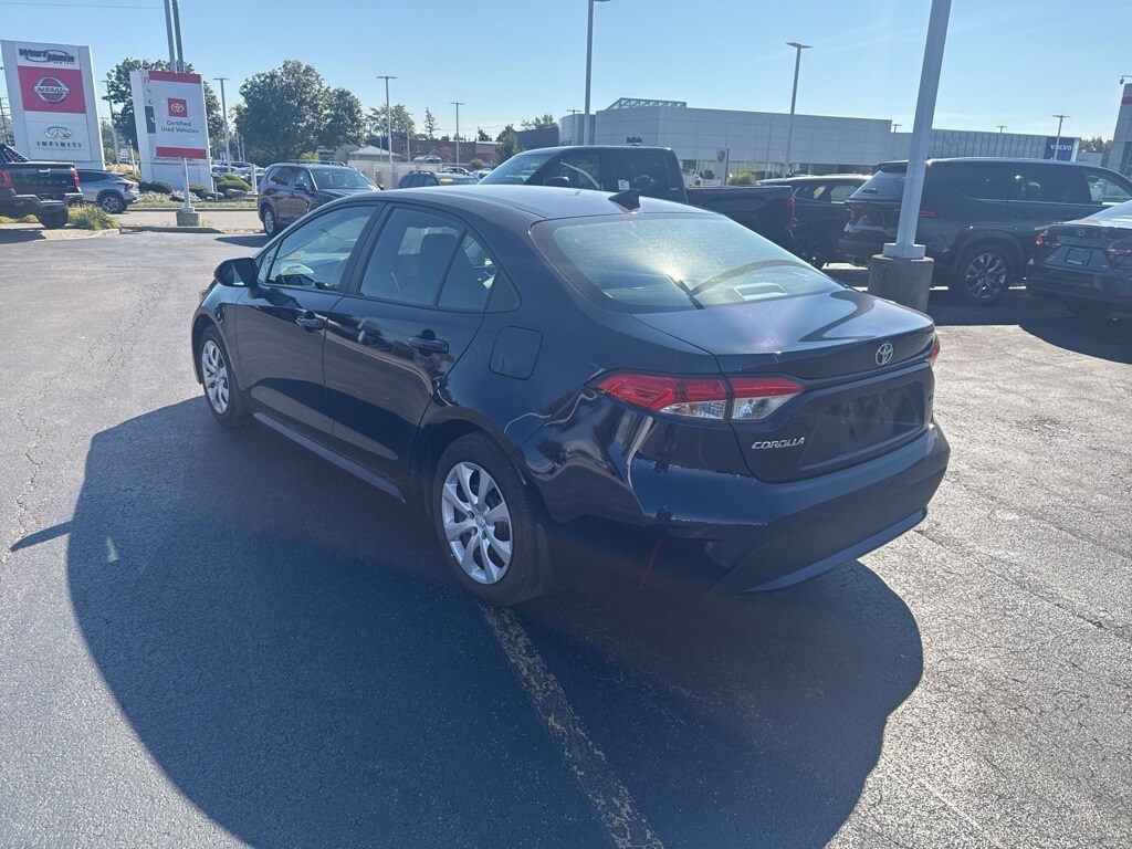2022 Toyota Corolla LE photo 4