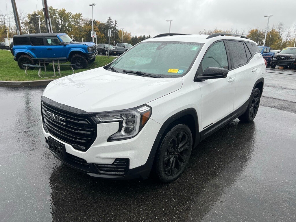 Used 2022 GMC Terrain SLE SUV