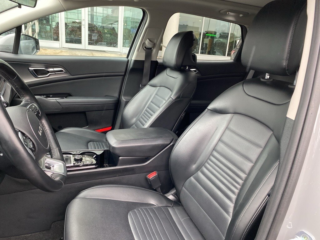 2023 Kia Sportage photo 2