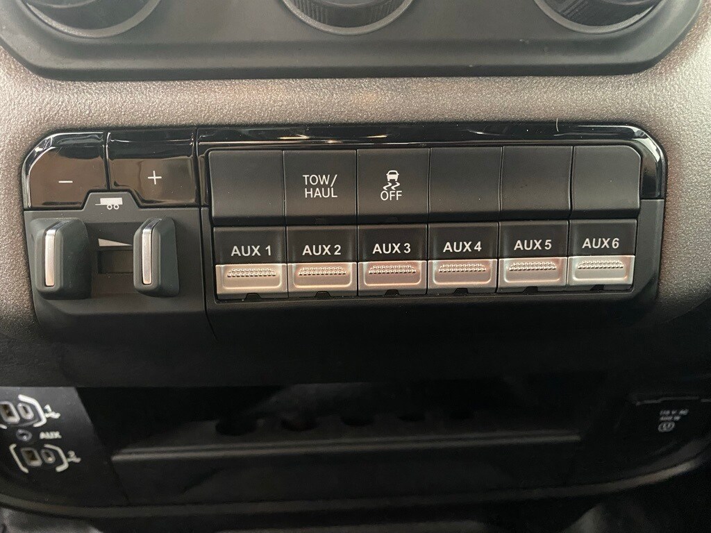 2022 Ram 2500 Tradesman photo 2