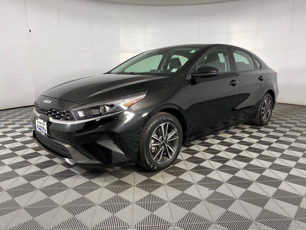 Used 2023 Kia Forte LXS Sedan