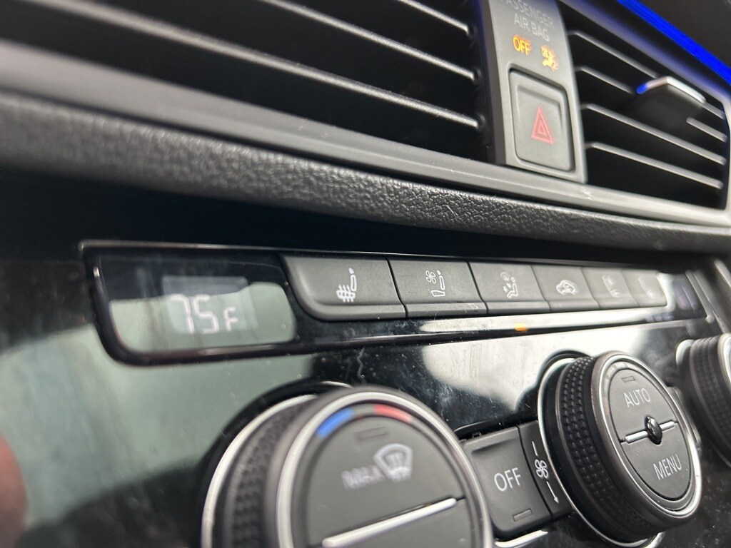 2024 Volkswagen Jetta GLI 2.0T Autobahn photo 3