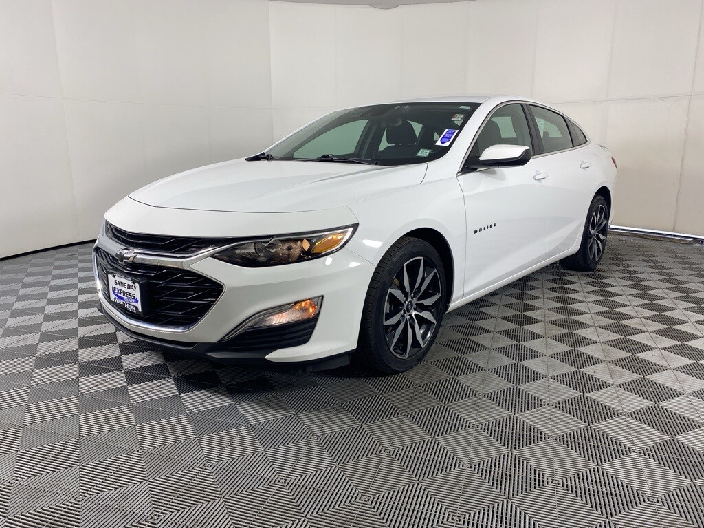 2024 Chevrolet Malibu RS photo 3