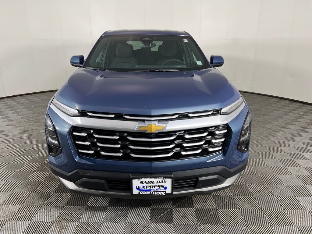 2025 Chevrolet Equinox LT photo 2