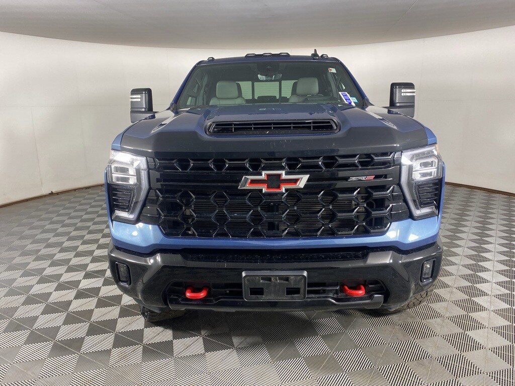 2024 Chevrolet Silverado 2500HD ZR2 photo 2