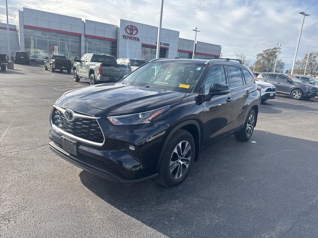 Used 2022 Toyota Highlander XLE SUV