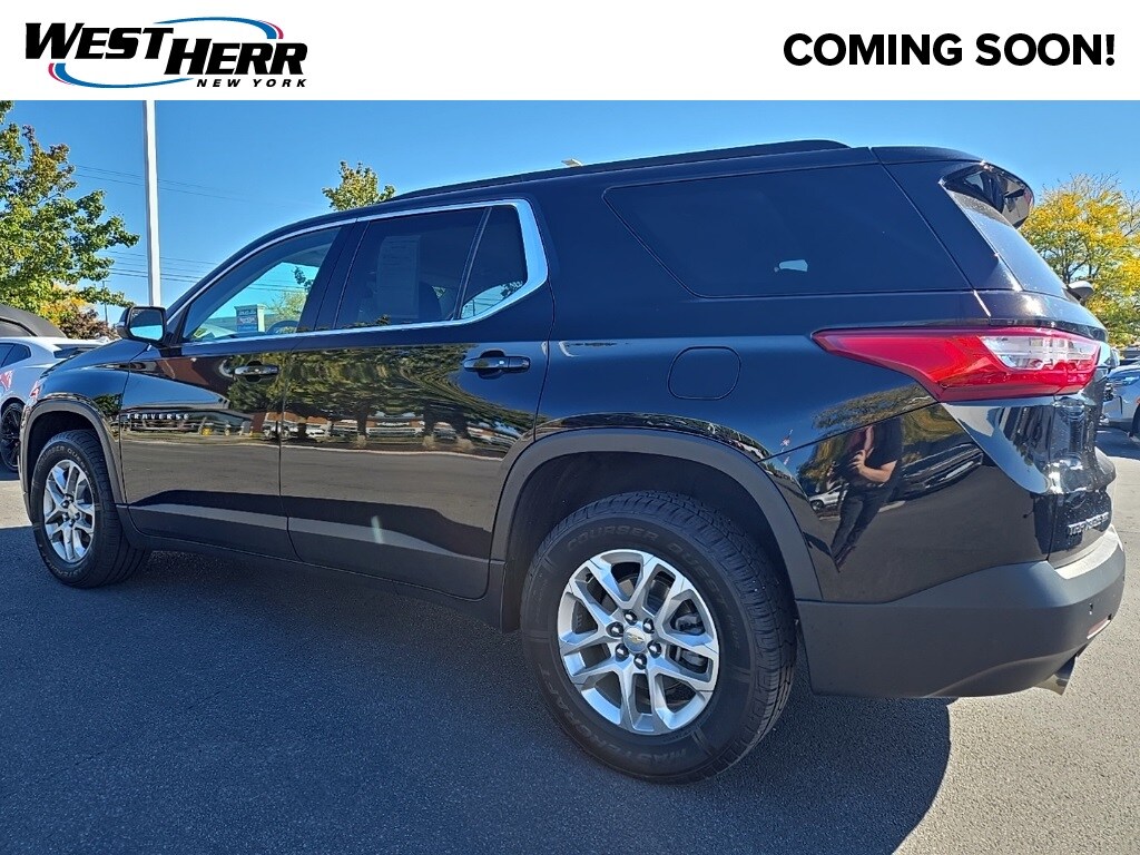 2021 Chevrolet Traverse Leather photo 3