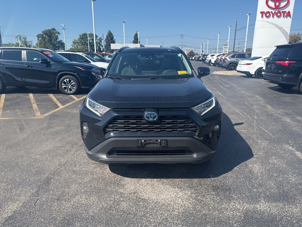 2019 Toyota RAV4 Hybrid XLE photo 2