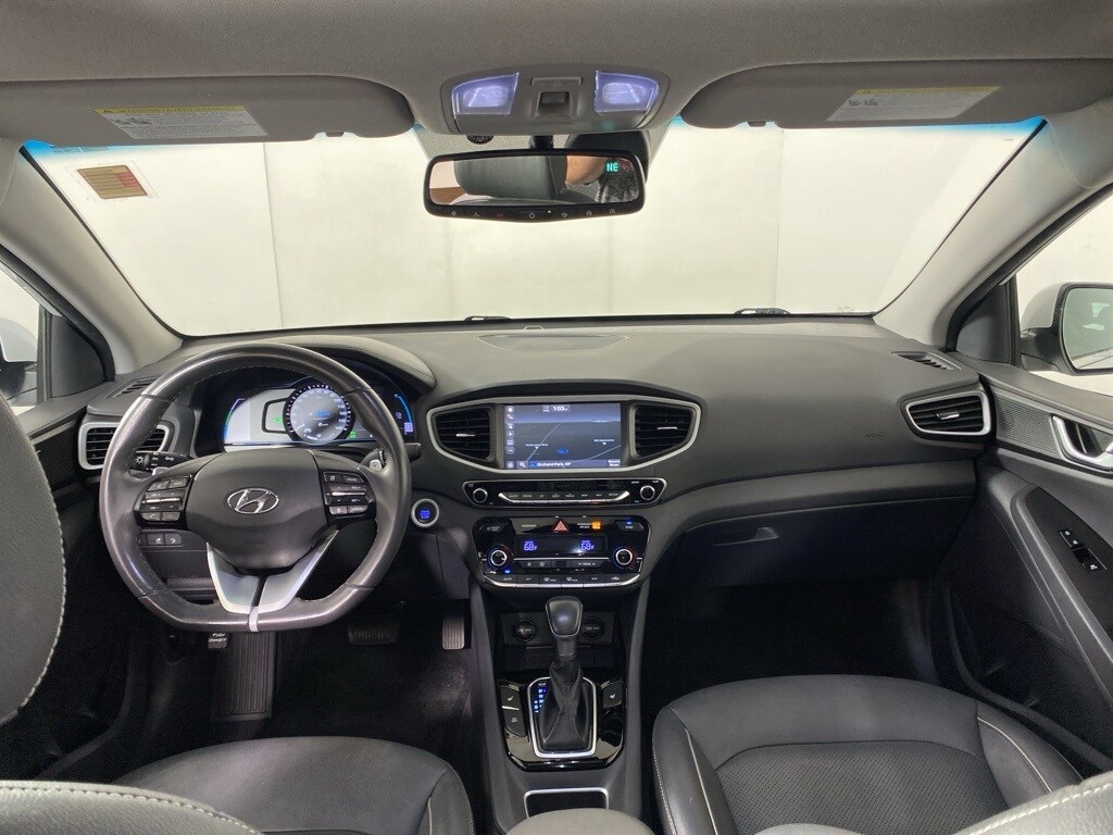 2019 Hyundai Ioniq Plug-In Hybrid photo 2