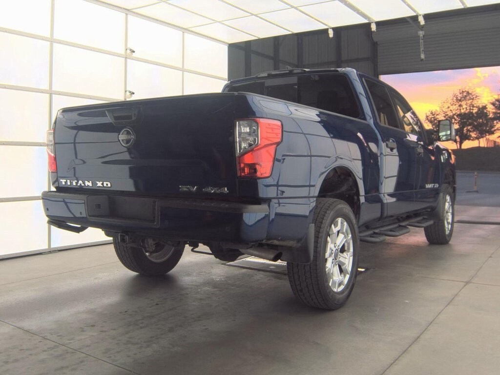 2024 Nissan Titan SV photo 3