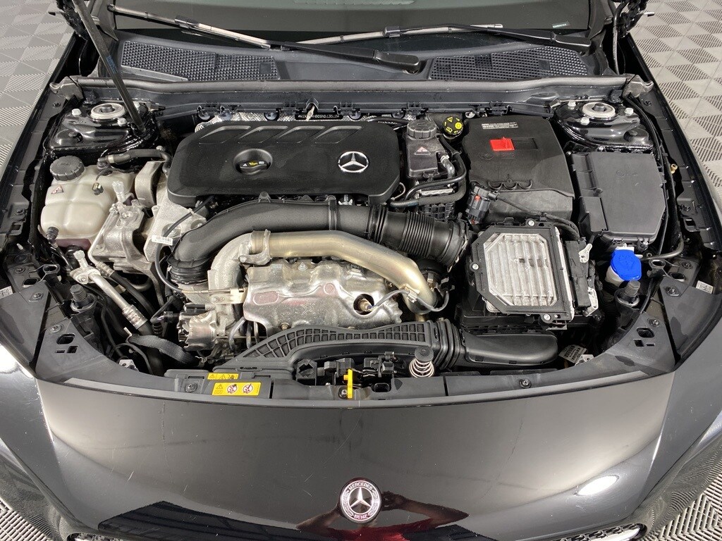 2025 Mercedes Benz CLA 250 4MATIC photo 3