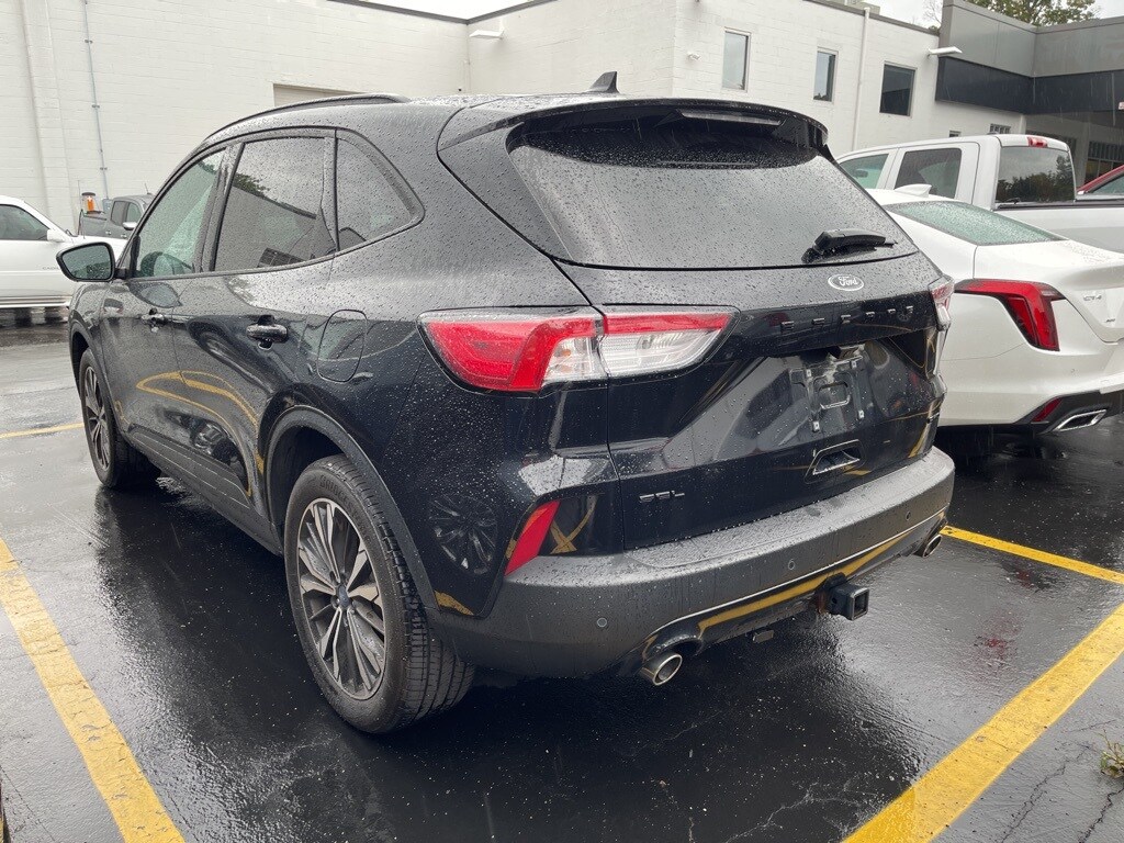 2022 Ford Escape SEL photo 3