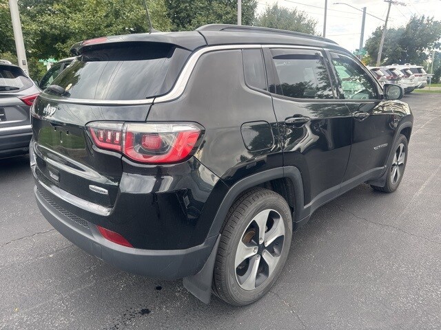 2020 Jeep Compass Latitude photo 3
