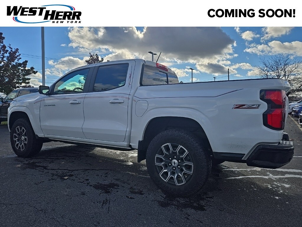 2024 Chevrolet Colorado Z71 photo 2