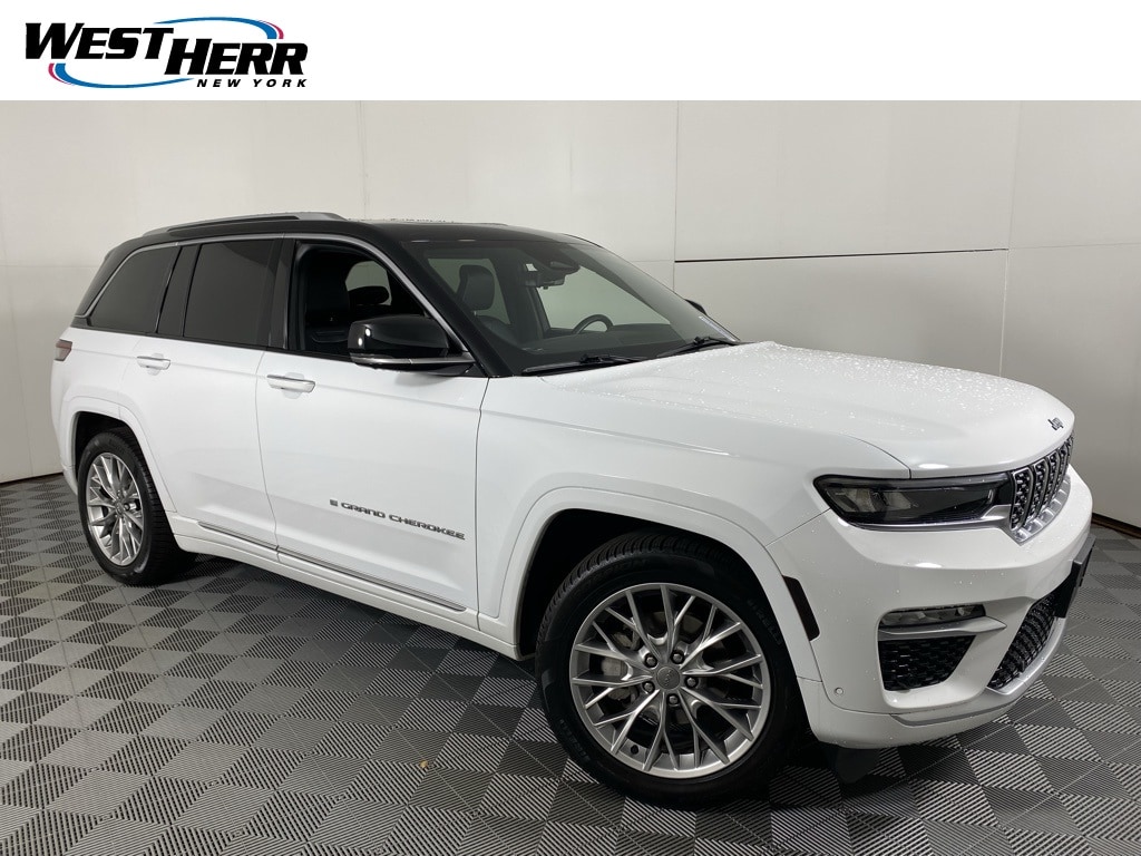 2022 Jeep Grand Cherokee Summit's photo