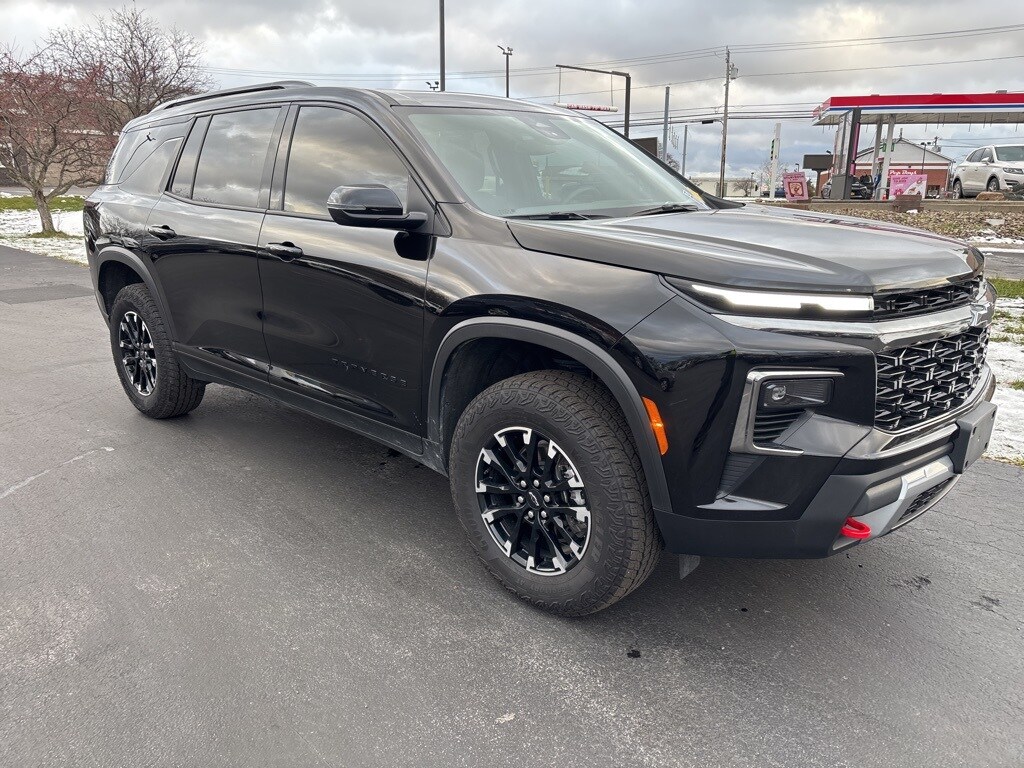 Used 2025 Chevrolet Traverse Z71 SUV