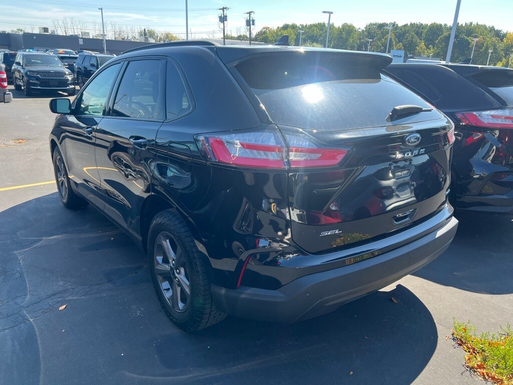 2024 Ford Edge SEL photo 3