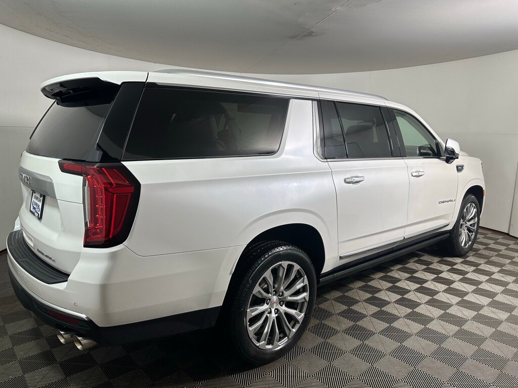 2021 Gmc Yukon XL Denali photo 3